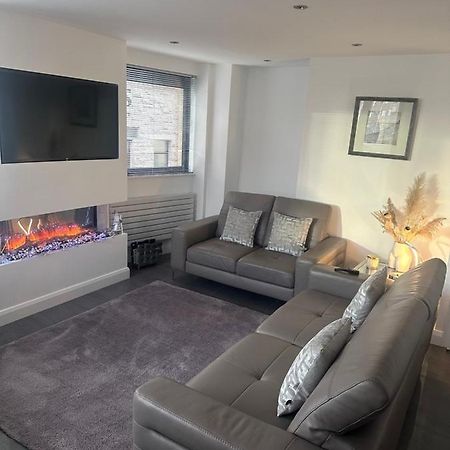 Luxury Apartment Belfast City Centre Overlooking Custom House Sqaure Bagian luar foto