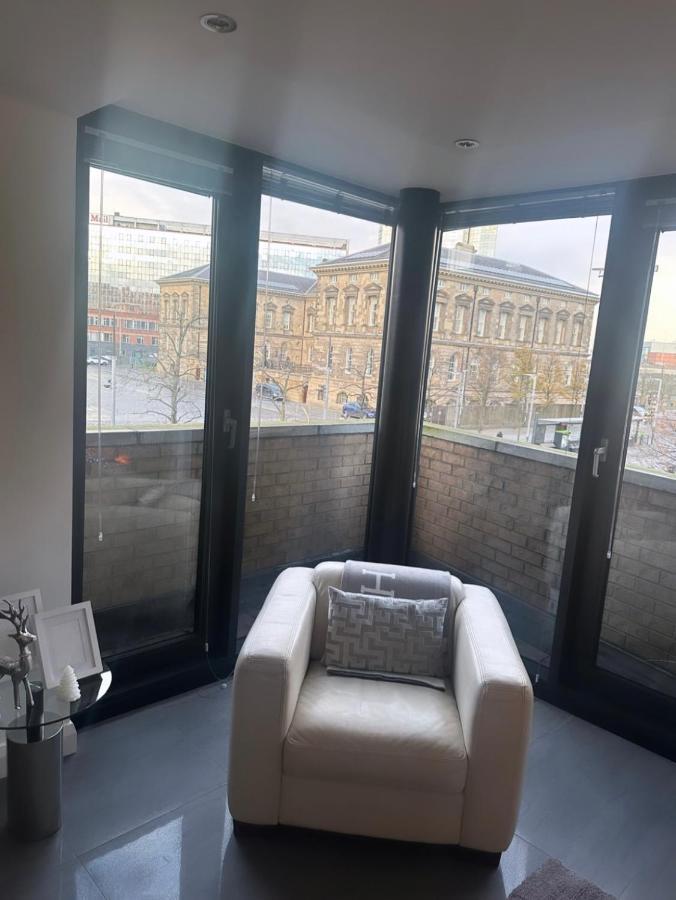 Luxury Apartment Belfast City Centre Overlooking Custom House Sqaure Bagian luar foto